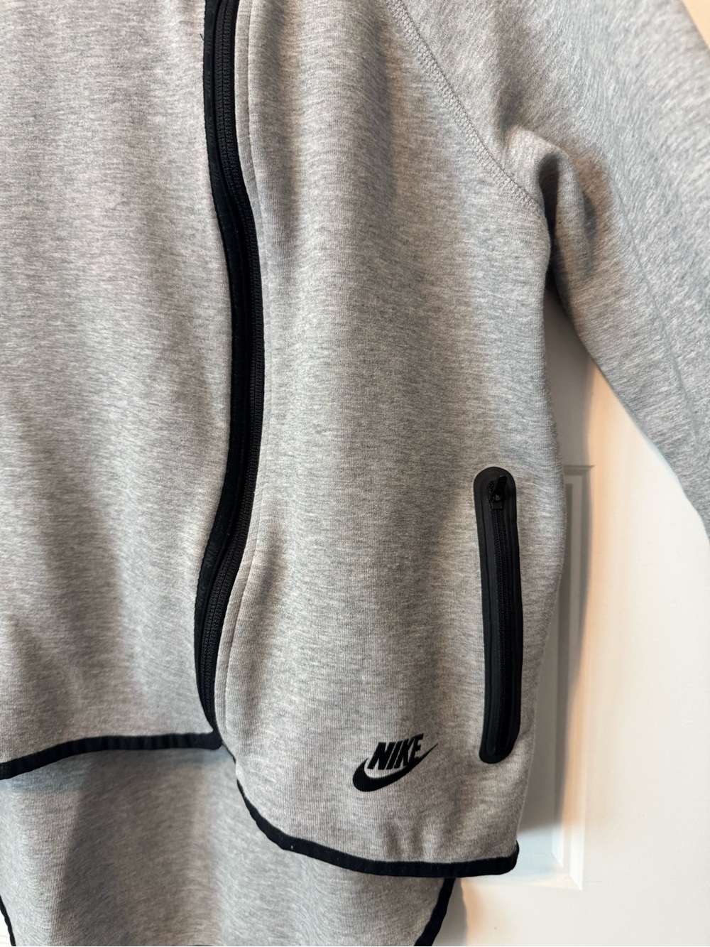 Nike Tech Fleece Gray Asymmetrical Zip Jacket Hoodie Women’s M Athleisure